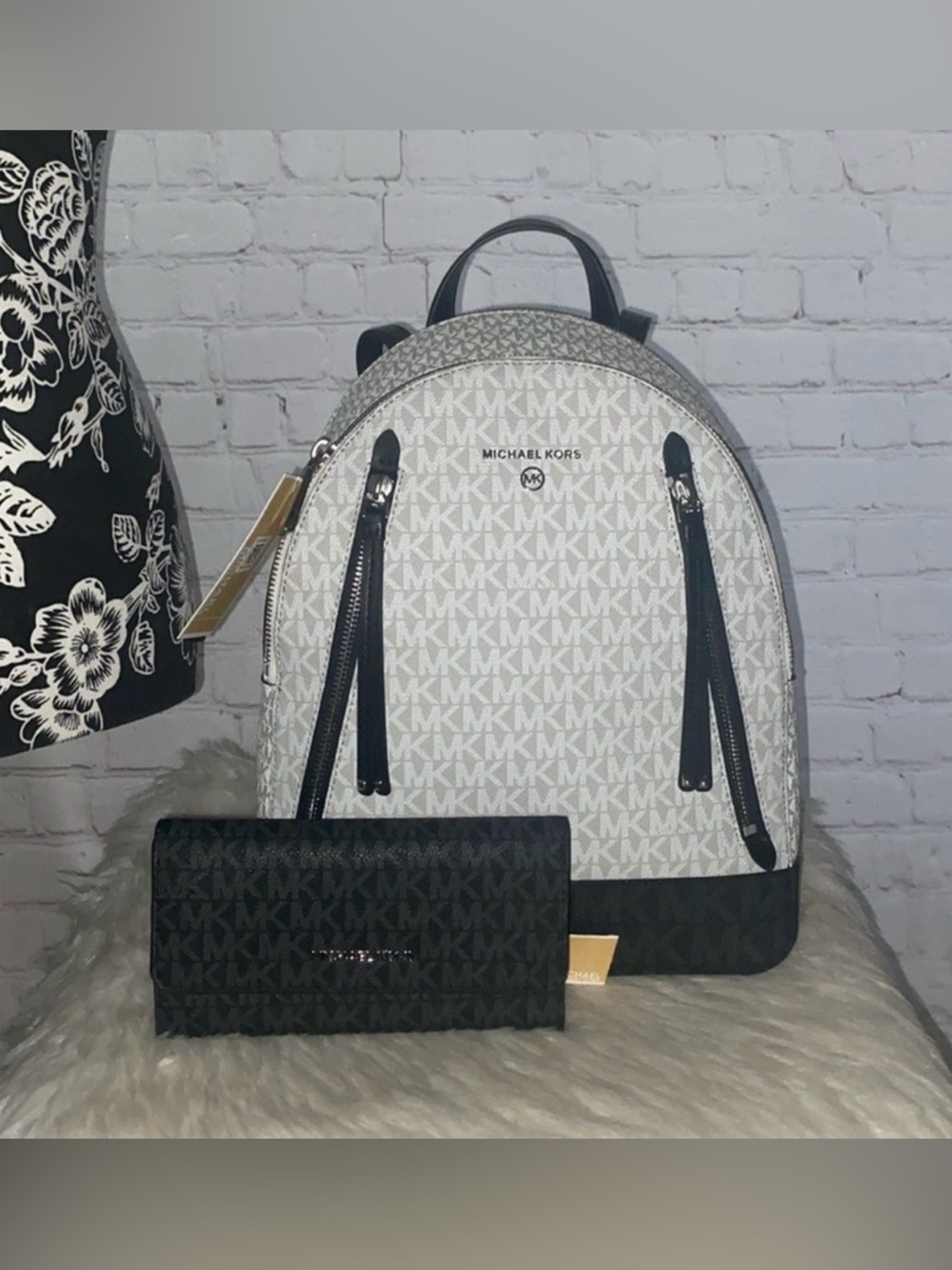 Michael Kors BROOKLYN Backpack/JET SET TRAVEL Wallet 2pc Set